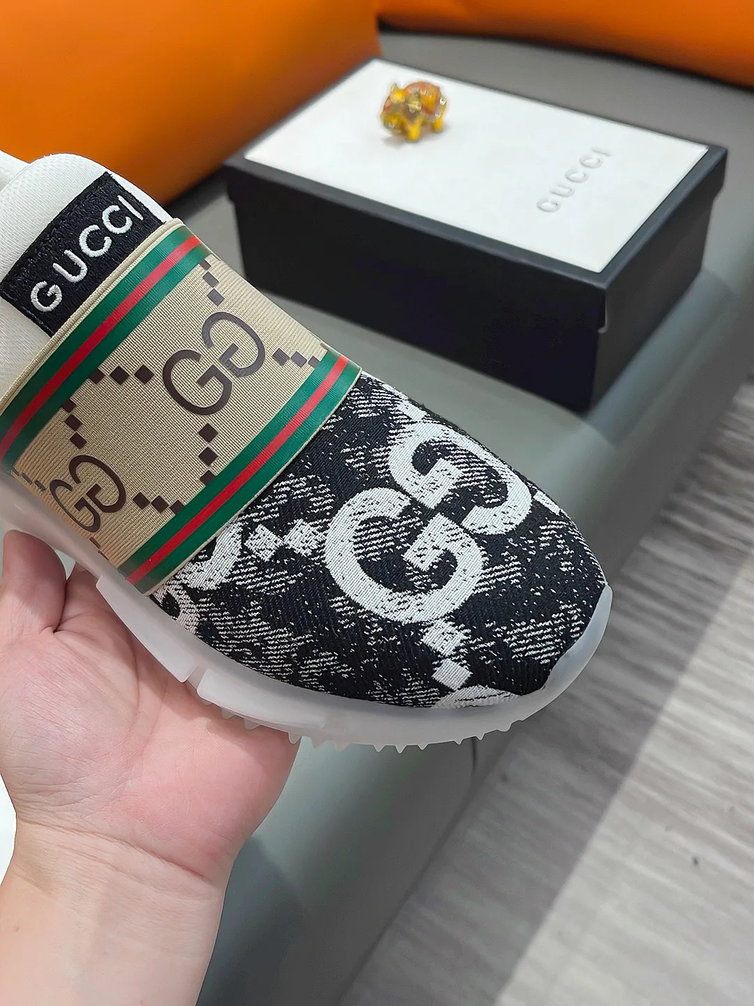 Men's shoes GUCCI "Gucci" P440 Regular size: 38-44 (casual shoes) Product materials: Selected cowhide upper, soft sheepskin feet; original factory special outsole.